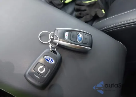 2024 Subaru Legacy Limited z USA, uszkodzony, nr VIN 4S3BWAN64R3002808